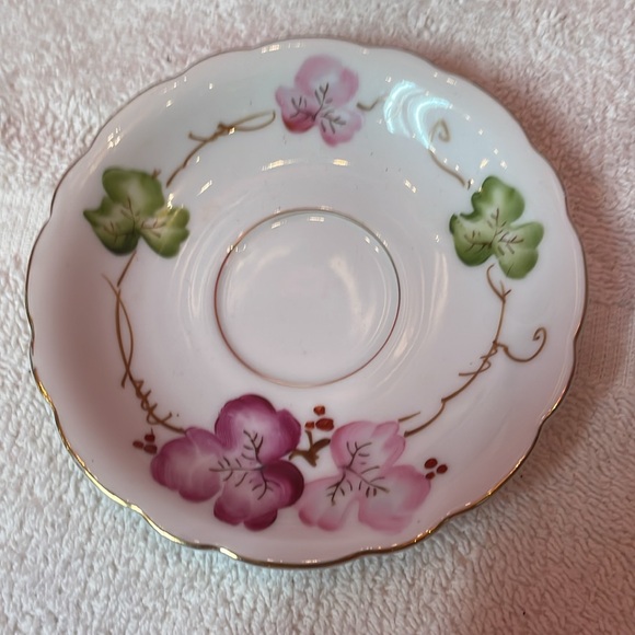 Made in occupied Japan small hand painted teacup and saucer - Picture 2 of 5